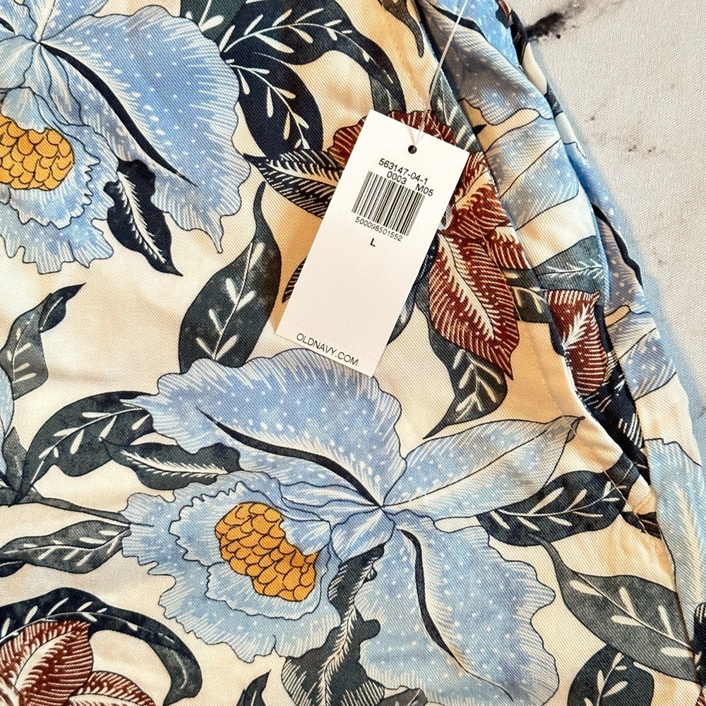 Super Cute Floral Shorts, NWT